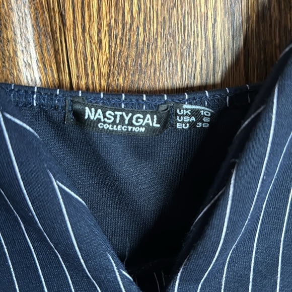 Nasty Gal Stripper Bratop - Picture 2 of 3